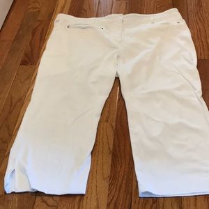 Larry Levine~White Capris 🌺